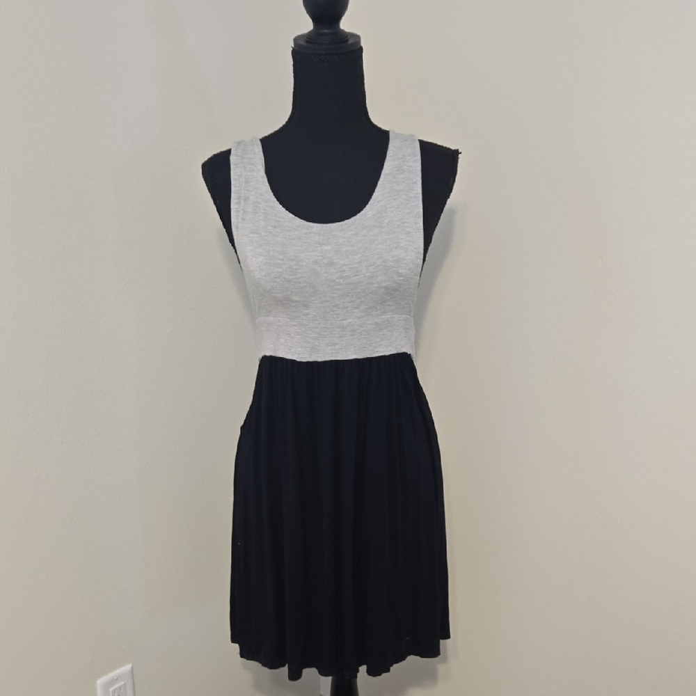 Elegant Black and Gray Midi Dress